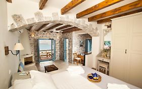 Petra Boutique Homes